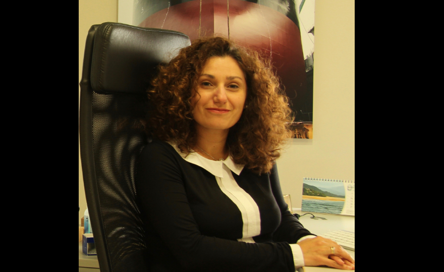 Carola Yannouli*: Women in SHEPPING